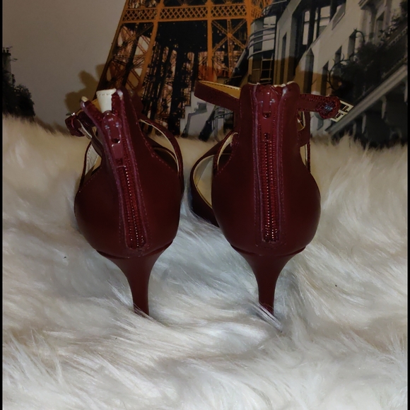 Nine West - Picture 2 of 4